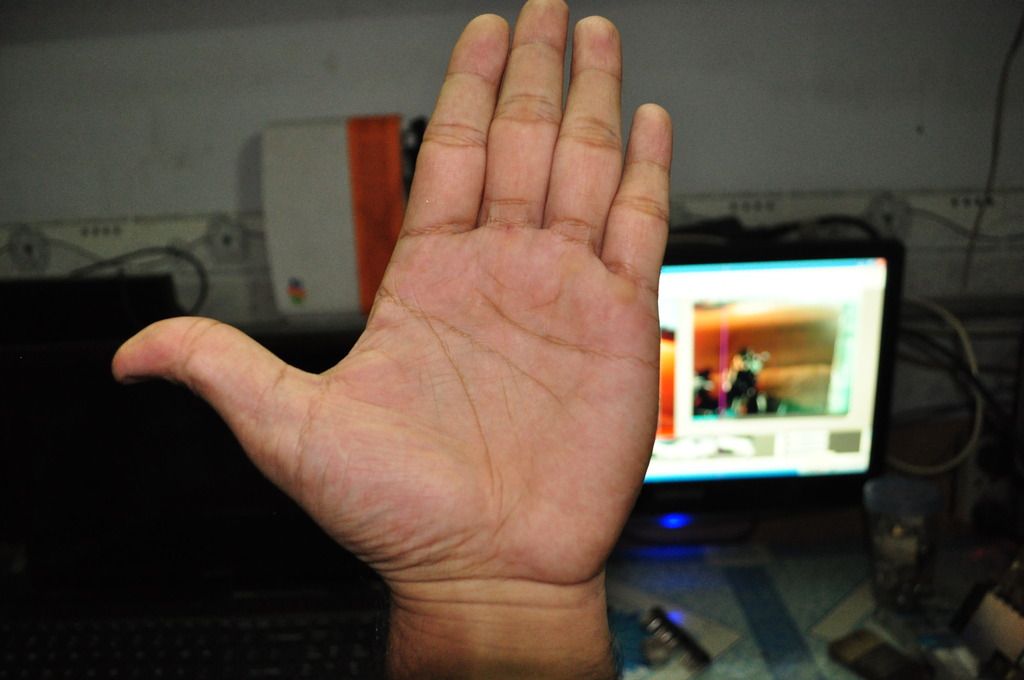 bác nào biết xem chỉ tay xem hộ em với!