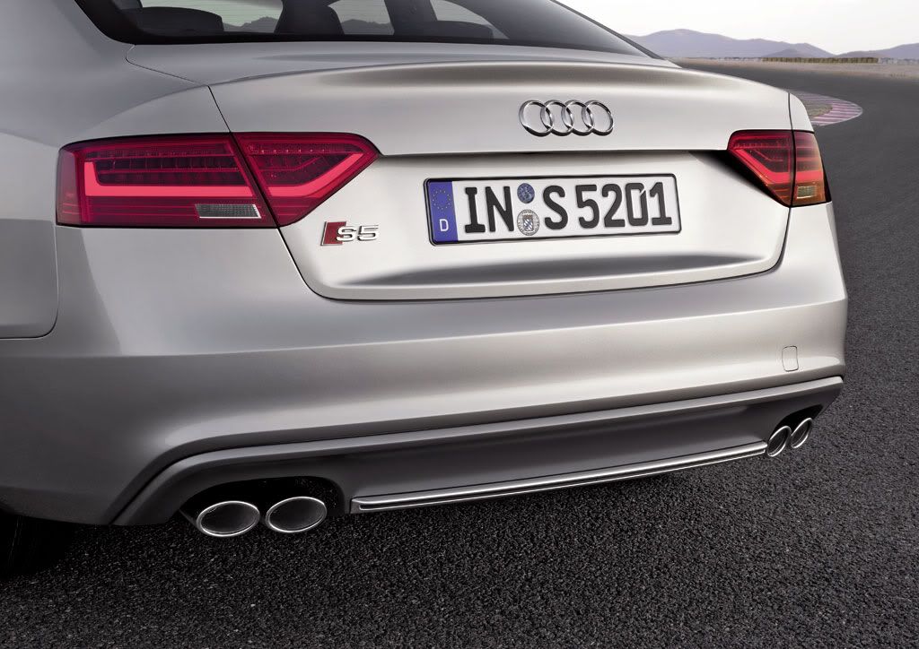 2012-Audi-S5-4.jpg