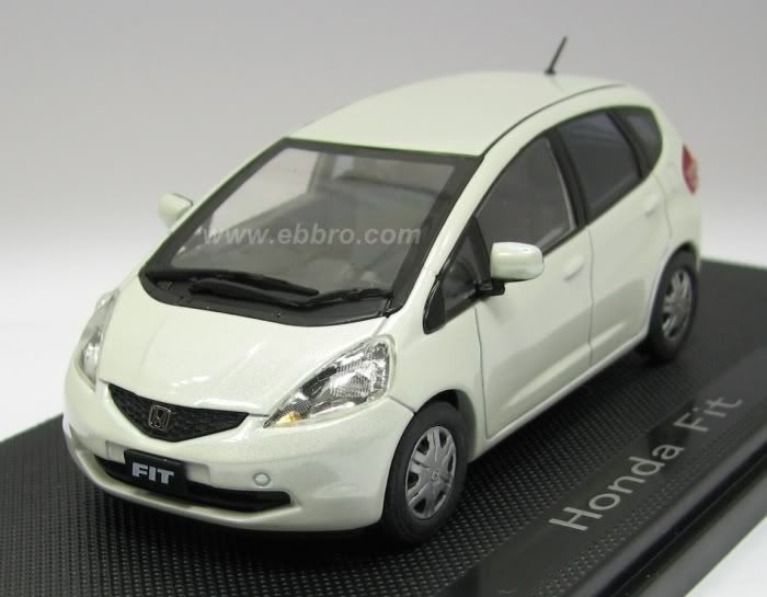 HondaFit2008Premiumwhitepearl.jpg