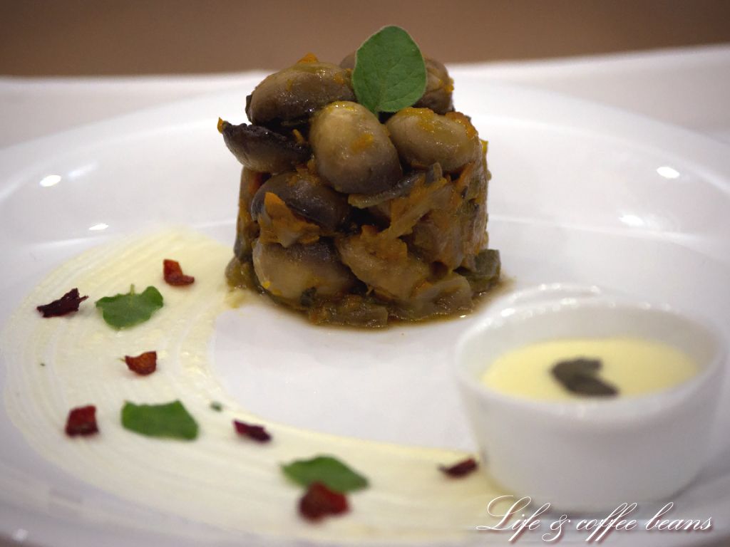 Ciulama de ciuperci/Mushrooms stew with white sauce
