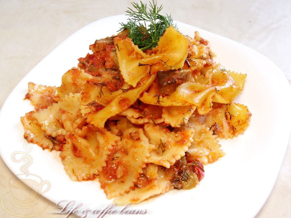 Farfale cu legume/Farfalle pasta with vegetables