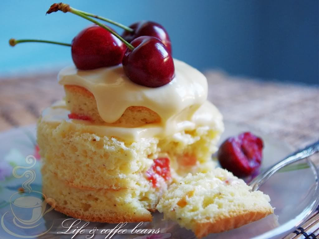 Minitort cu cirese si capsuni/Cherry and strawberry minicake