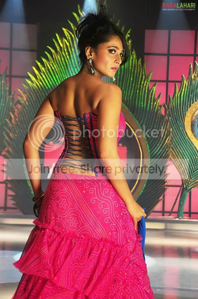 anushka314.jpg