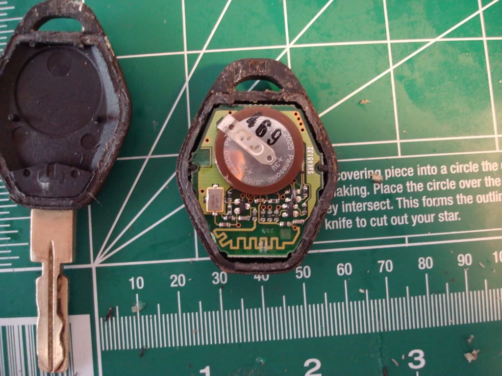 Как поменять батарейку в ключе бмв е39 Diamond Key Dissection = Confused